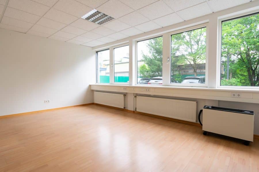Ihr neues Büro im Düsseldorfer Süden! Perfekt gelegen und individuell gestaltbar im Erdgeschoss. - Büro Bsp. 1