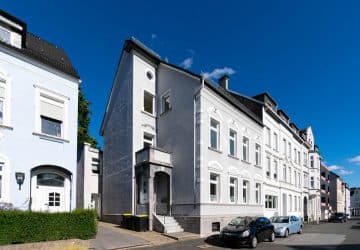 Solides und charmantes Dreifamilienhaus mit Potential., 42657 Solingen, Mehrfamilienhaus