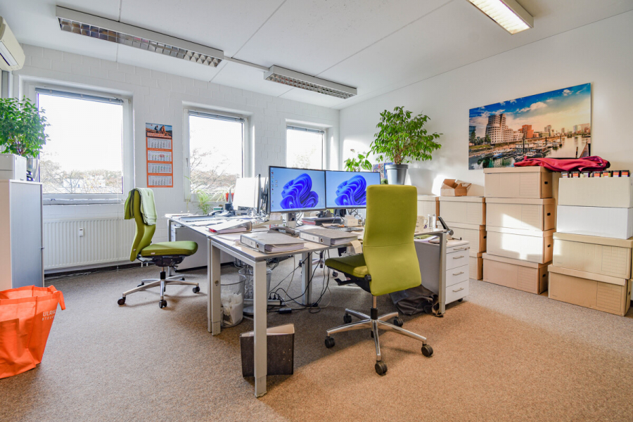 Büro 2 - Ab Januar 2026. Bürofläche im 2. OG. Fahrstuhl. Perfekt gelegen im Hildener Gewerbegebiet.
