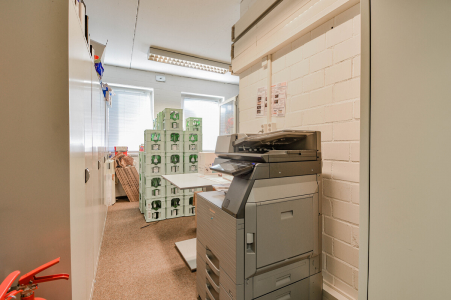 Lagerraum - Ab Januar 2026. Bürofläche im 2. OG. Fahrstuhl. Perfekt gelegen im Hildener Gewerbegebiet.